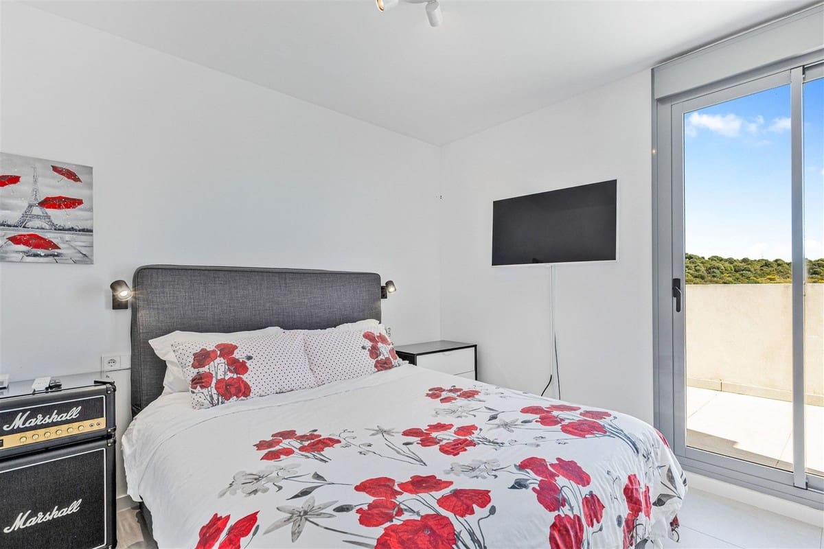 3 soveværelse Penthouse til salg i Estepona med swimmingpool garage - € 529.000 (Ref: 9990907)