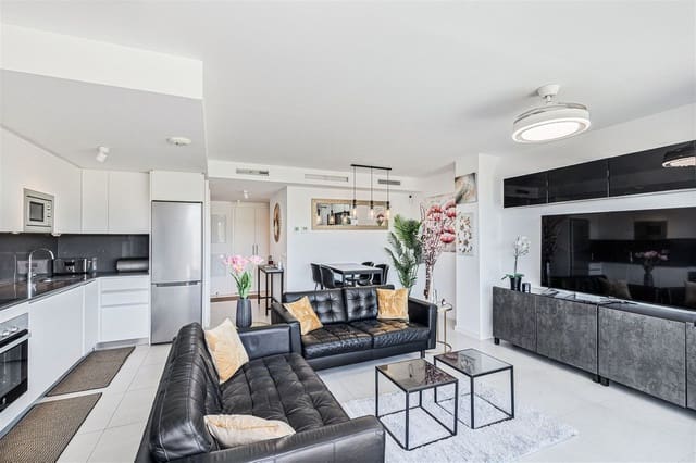 3 soveværelse Penthouse til salg i Estepona med swimmingpool garage - € 529.000 (Ref: 9990907)