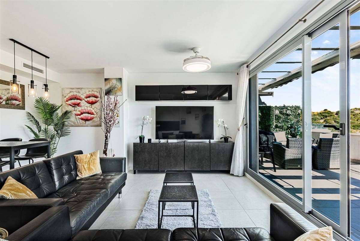3 soveværelse Penthouse til salg i Estepona med swimmingpool garage - € 529.000 (Ref: 9990907)
