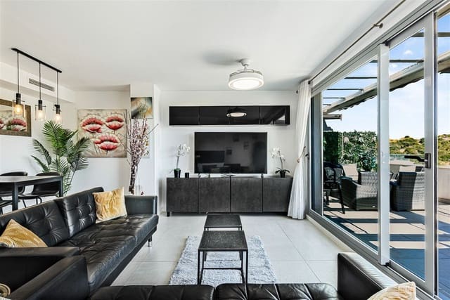 3 soveværelse Penthouse til salg i Estepona med swimmingpool garage - € 529.000 (Ref: 9990907)