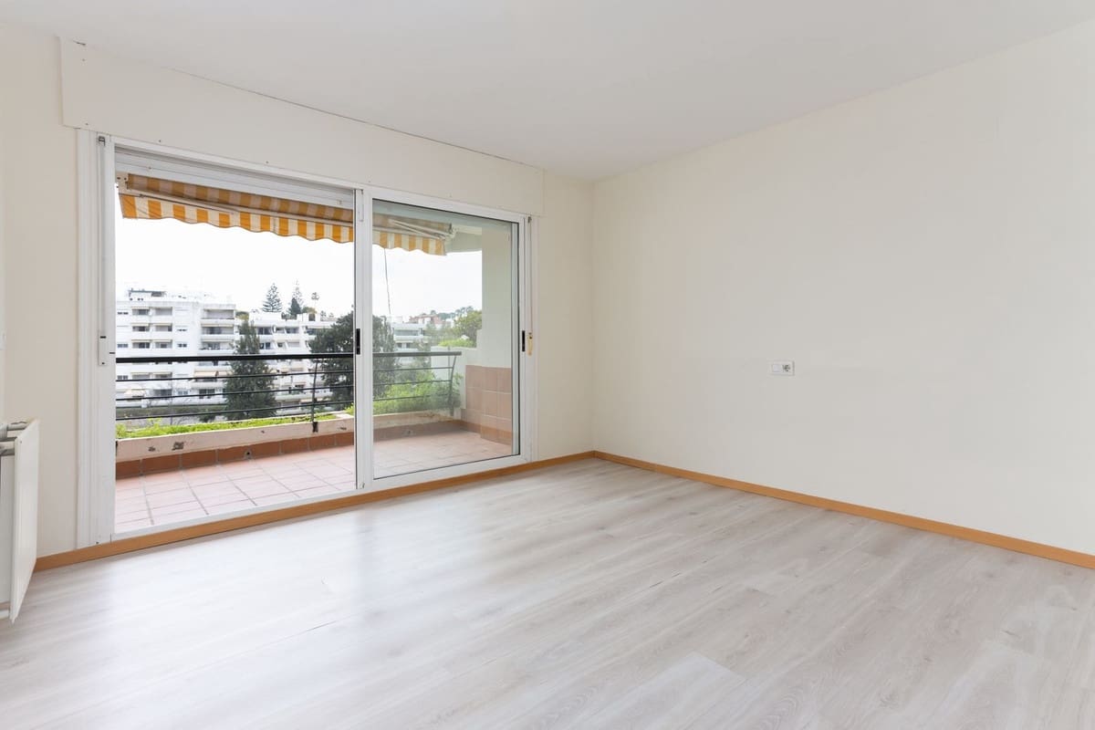3 soveværelse Lejlighed til salg i Guadalmina med swimmingpool garage - € 540.000 (Ref: 9990908)