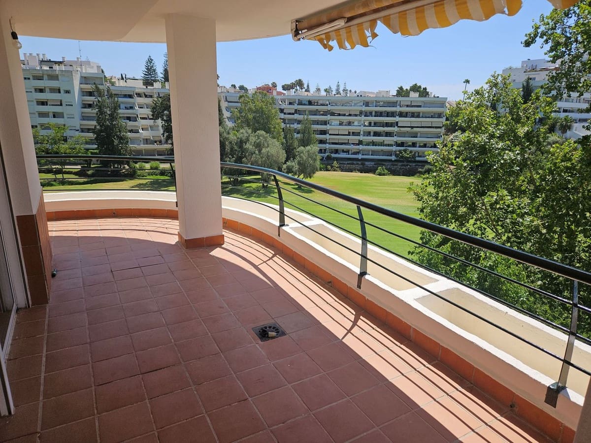 3 soveværelse Lejlighed til salg i Guadalmina med swimmingpool garage - € 540.000 (Ref: 9990908)