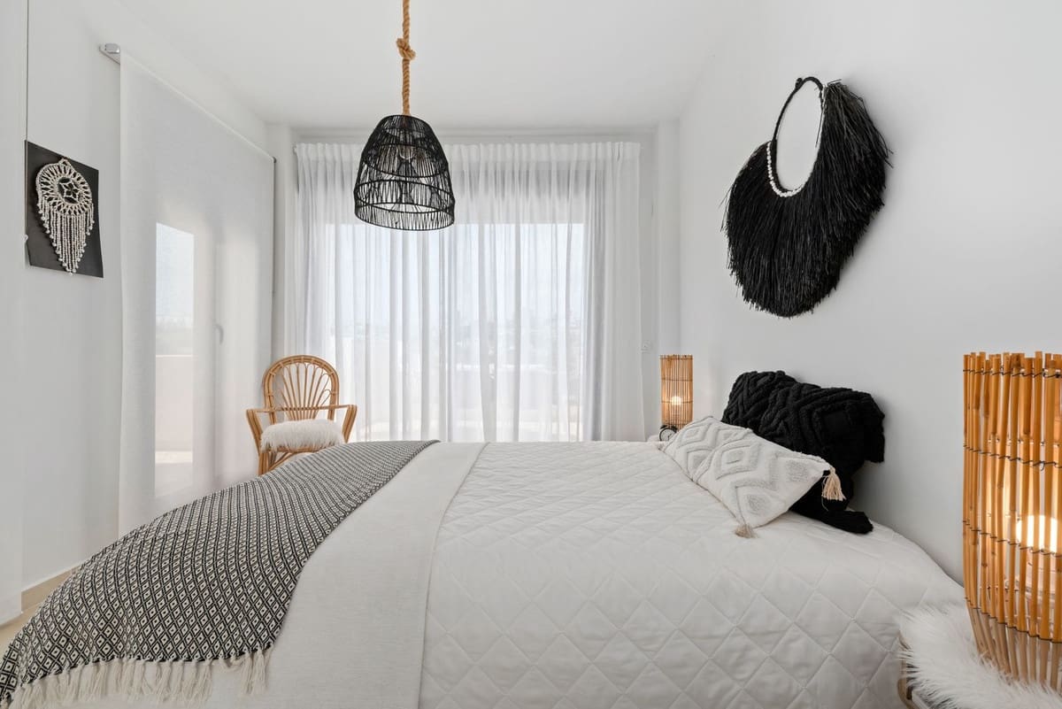3 bedroom Penthouse for sale in Estepona with pool garage - € 545,000 (Ref: 9990909)