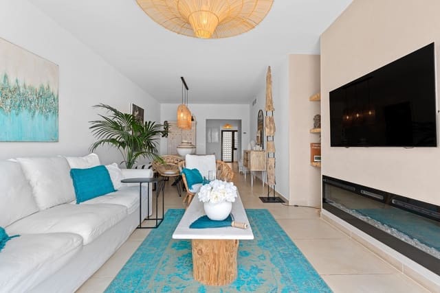 3 bedroom Penthouse for sale in Estepona with pool garage - € 545,000 (Ref: 9990909)