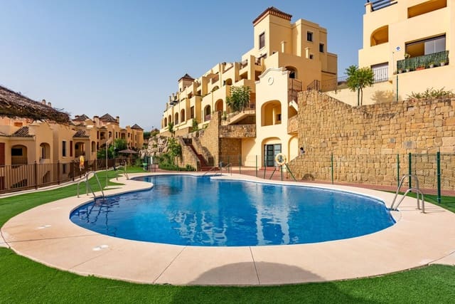 3 bedroom Penthouse for sale in Estepona with pool garage - € 545,000 (Ref: 9990909)