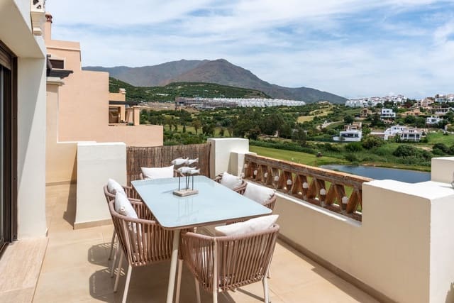 3 bedroom Penthouse for sale in Estepona with pool garage - € 545,000 (Ref: 9990909)