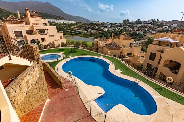 3 bedroom Penthouse for sale in Estepona with pool garage - € 545,000 (Ref: 9990909)