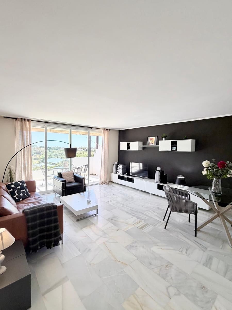 3 bedroom Penthouse for sale in Estepona with pool garage - € 549,000 (Ref: 9990912)