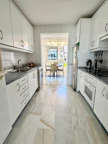3 bedroom Penthouse for sale in Estepona with pool garage - € 549,000 (Ref: 9990912)