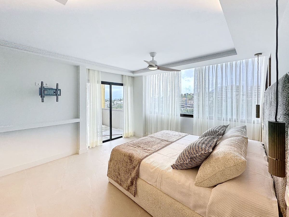3 soveværelse Lejlighed til salg i Estepona med swimmingpool garage - € 699.000 (Ref: 9994452)