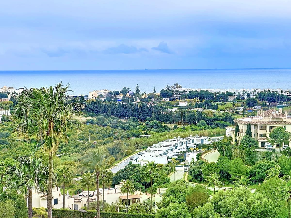 3 soveværelse Lejlighed til salg i Estepona med swimmingpool garage - € 699.000 (Ref: 9994452)