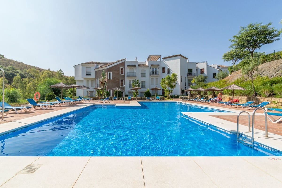 3 soveværelse Lejlighed til salg i Benahavis med swimmingpool garage - € 455.000 (Ref: 9994453)