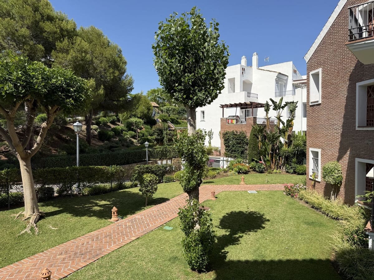 3 soveværelse Lejlighed til salg i Benahavis med swimmingpool garage - € 455.000 (Ref: 9994453)