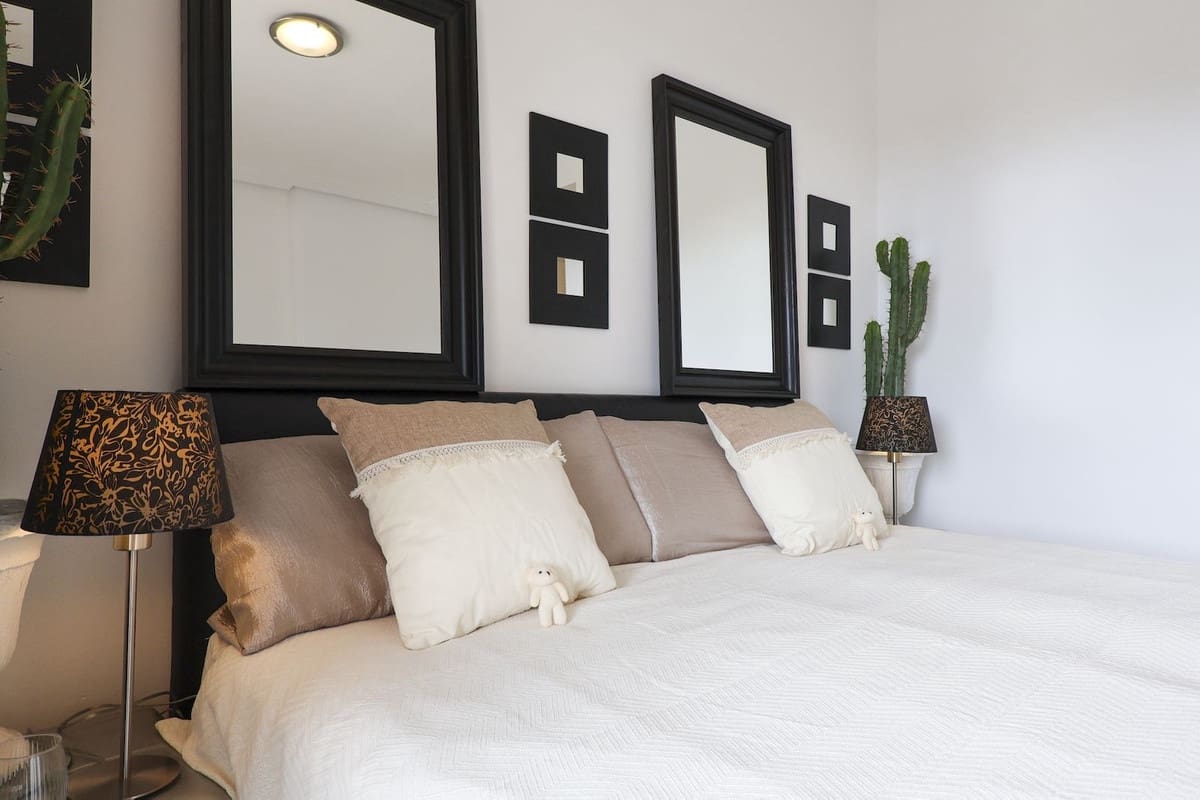 3 bedroom Apartment for sale in Benahavis with pool garage - € 495,000 (Ref: 9994454)