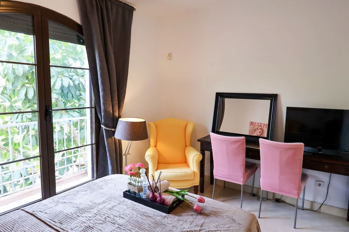 3 bedroom Apartment for sale in Benahavis with pool garage - € 495,000 (Ref: 9994454)