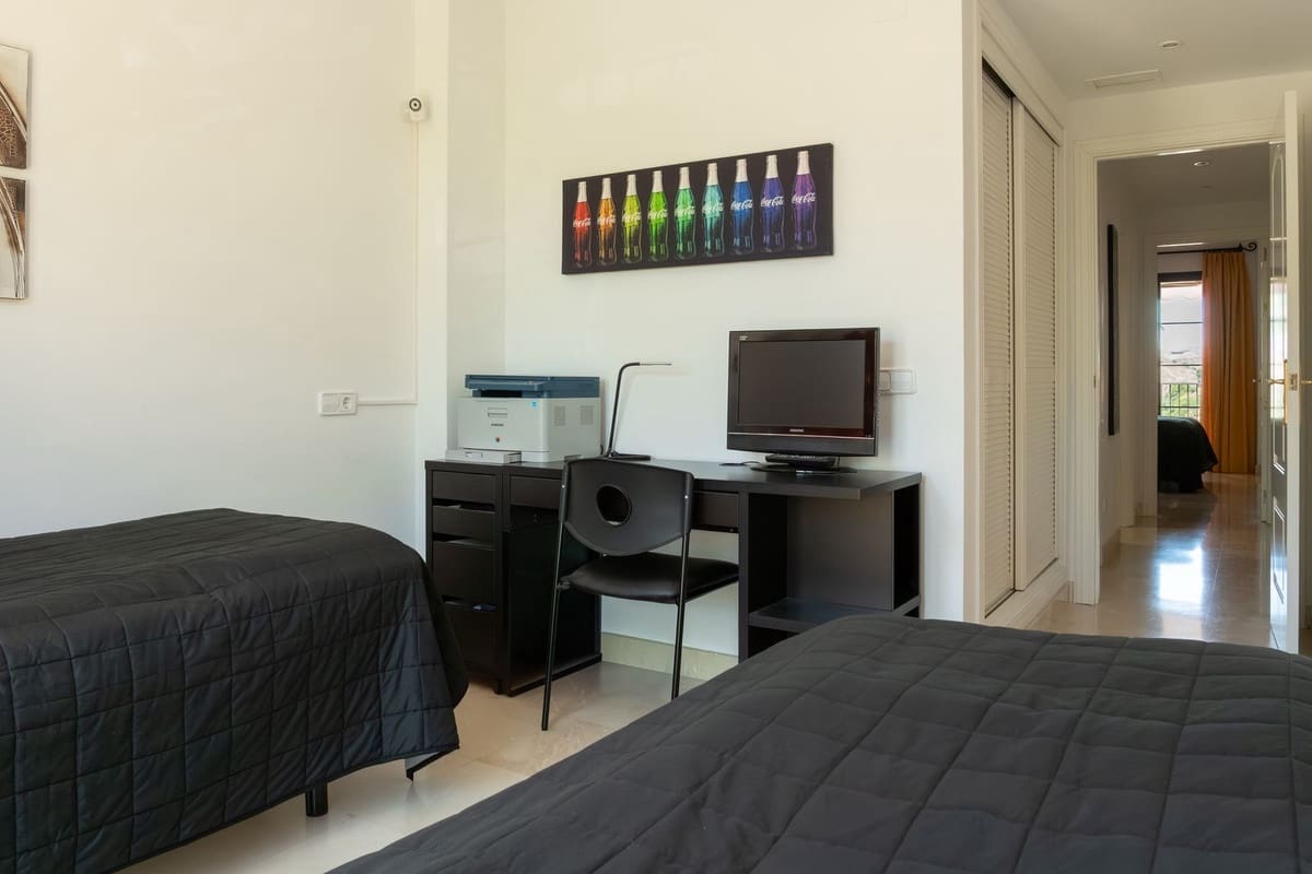 3 sypialnia Apartament na sprzedaż w Benahavis z basenem garażem - 495 000 € (Ref: 9994455)