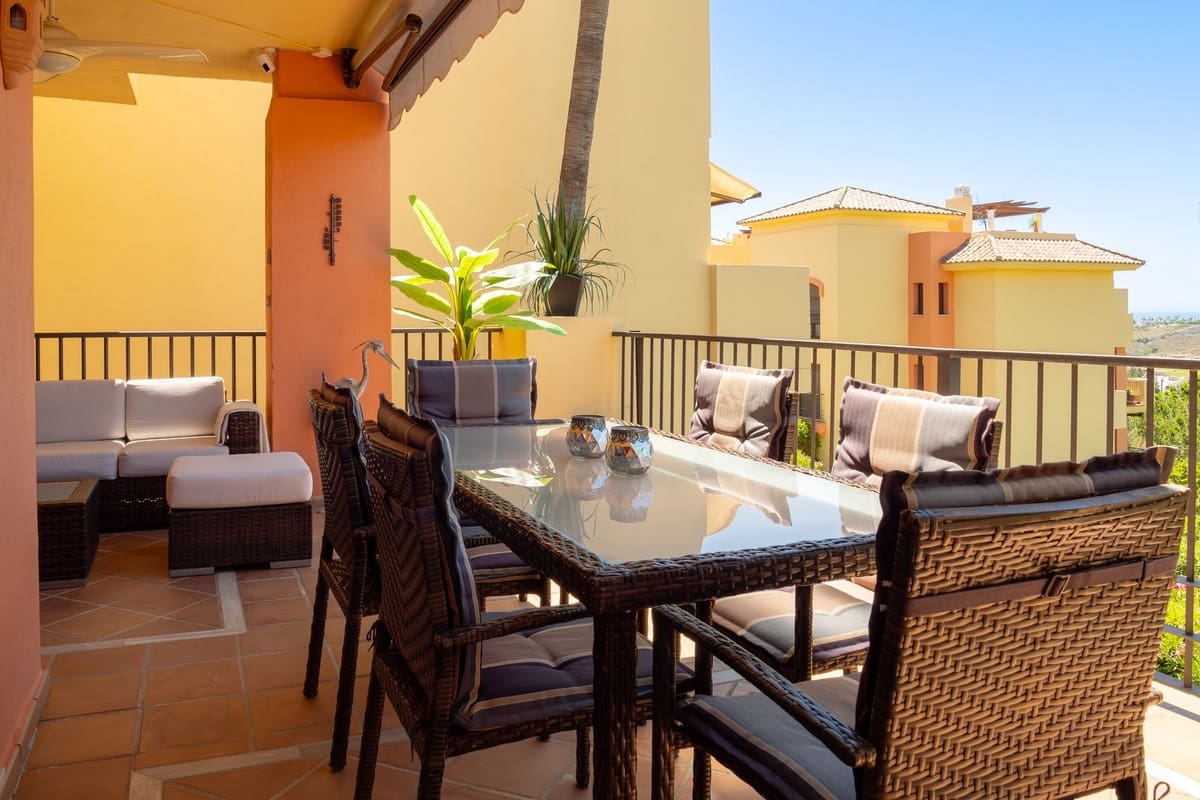 3 sypialnia Apartament na sprzedaż w Benahavis z basenem garażem - 495 000 € (Ref: 9994455)