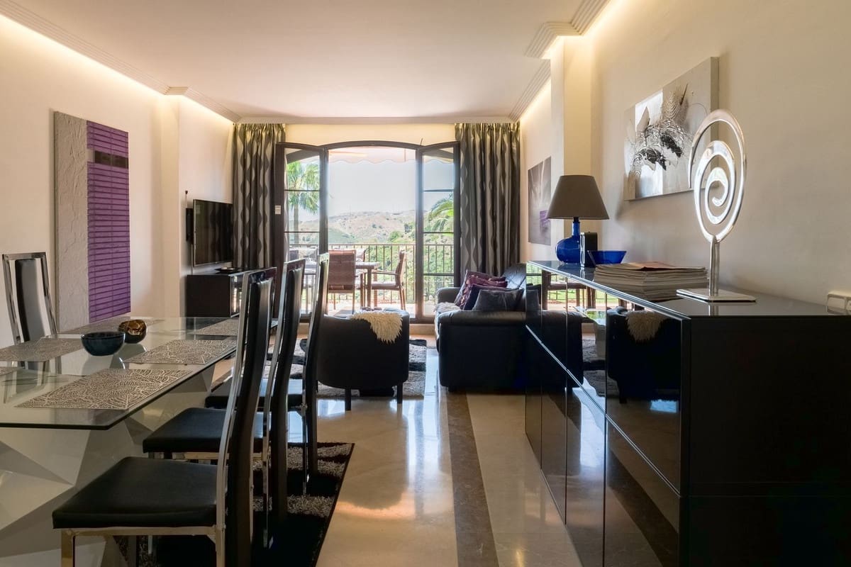 3 sypialnia Apartament na sprzedaż w Benahavis z basenem garażem - 495 000 € (Ref: 9994455)