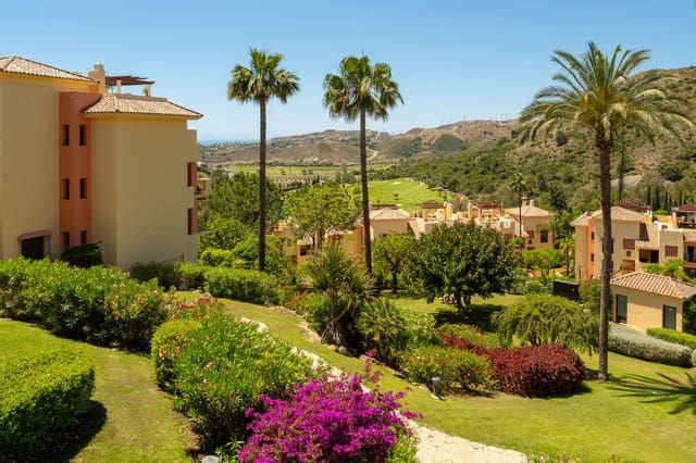 Apartamento de 3 habitaciones en Los Arqueros - Puerto del Almendro, Benahavís en venta con piscina garaje - 495.000 € (Ref: 9994455)
