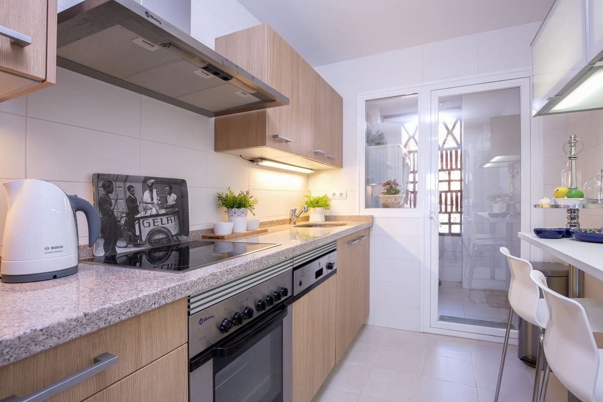 3 slaapkamer Appartement te koop in Benahavis met zwembad garage - € 495.000 (Ref: 9994456)