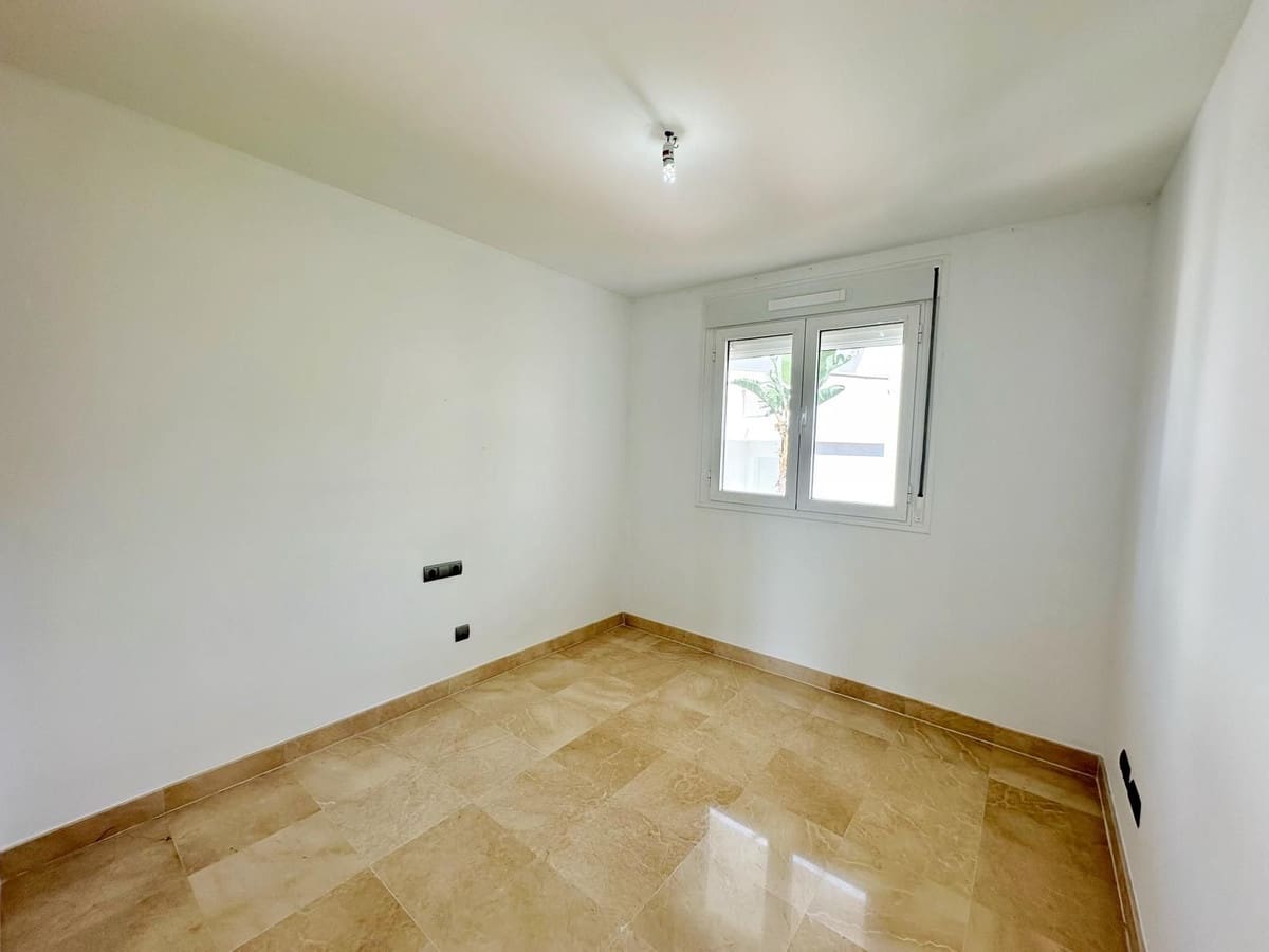 3 sovrum Lägenhet till salu i Benahavis med pool garage - 525 000 € (Ref: 9994457)