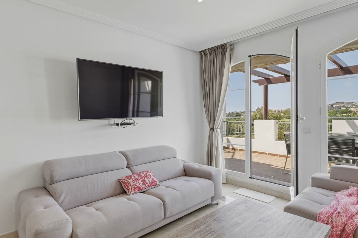 3 soverom Penthouse til salgs i Benahavis med svømmebasseng garasje - € 550 000 (Ref: 9994459)