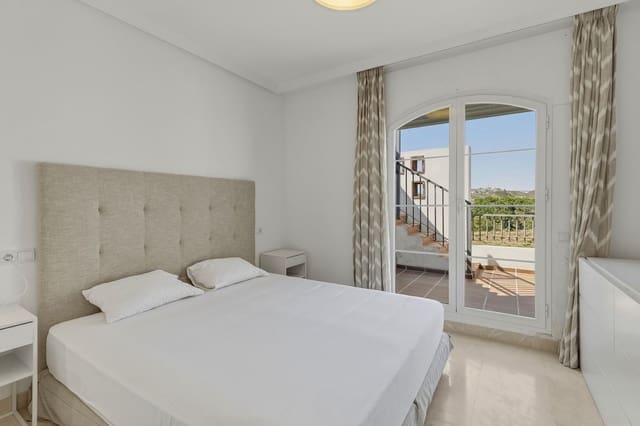 3 soverom Penthouse til salgs i Los Arqueros - Puerto del Almendro, Benahavís med svømmebasseng garasje - € 550 000 (Ref: 9994459)
