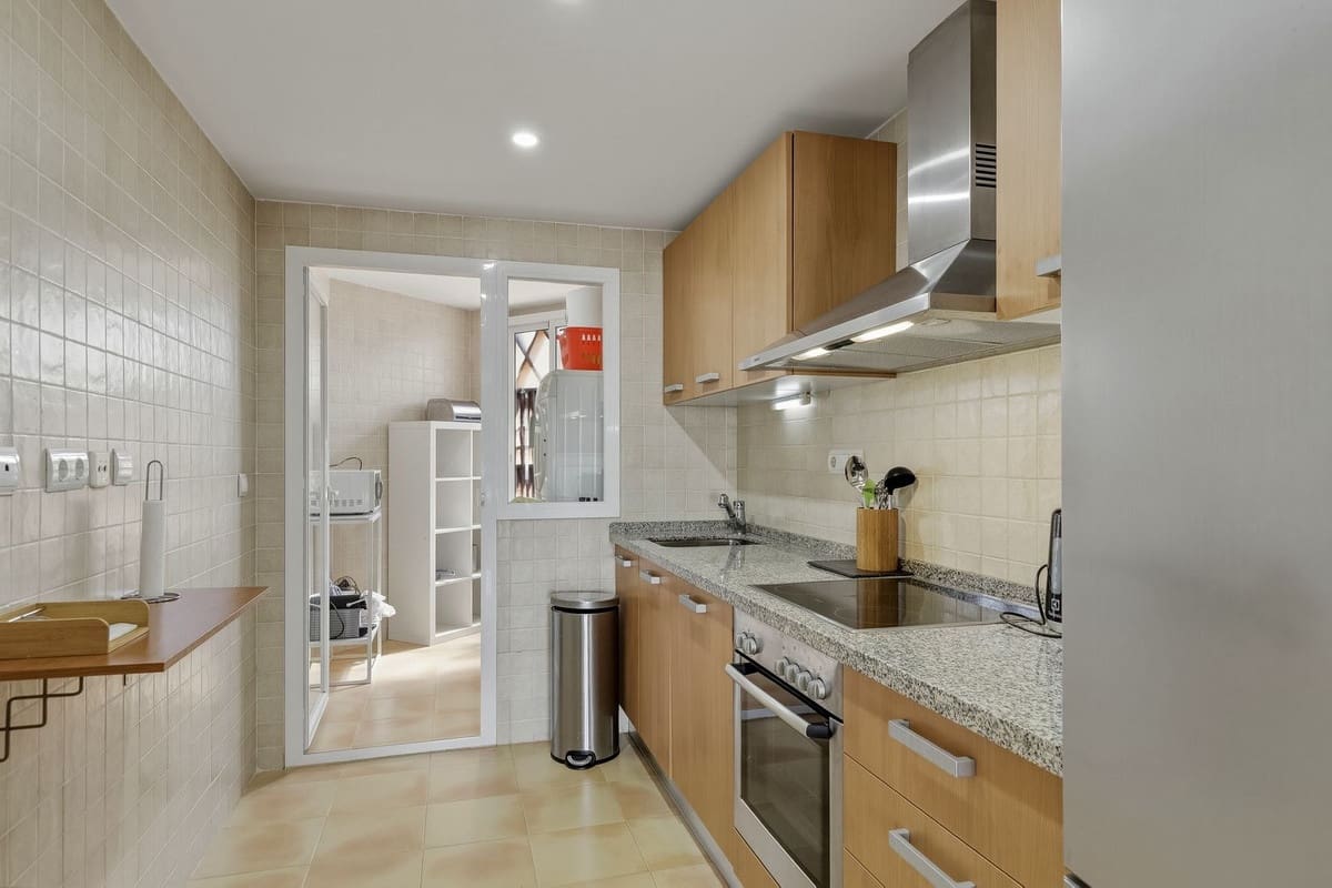 3 soverom Penthouse til salgs i Benahavis med svømmebasseng garasje - € 550 000 (Ref: 9994459)