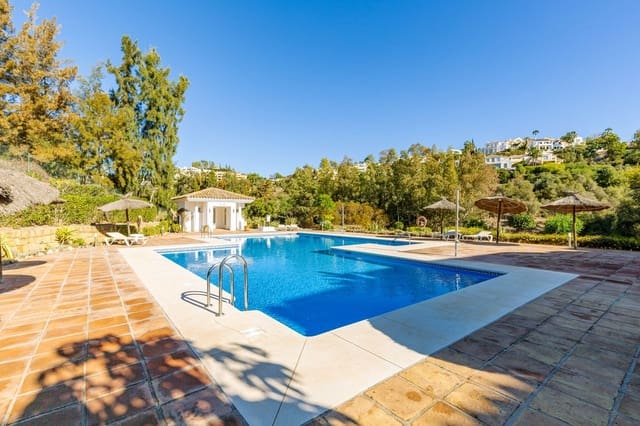 3 soverom Penthouse til salgs i Los Arqueros - Puerto del Almendro, Benahavís med svømmebasseng garasje - € 550 000 (Ref: 9994459)