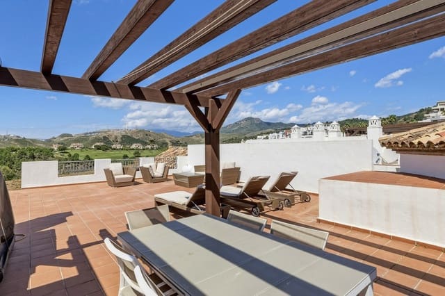 3 soverom Penthouse til salgs i Los Arqueros - Puerto del Almendro, Benahavís med svømmebasseng garasje - € 550 000 (Ref: 9994459)