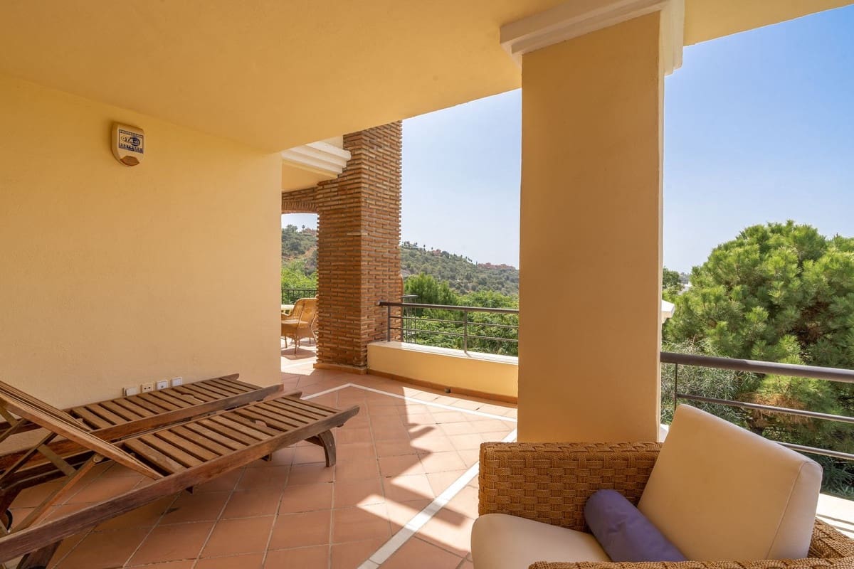 3 sovrum Lägenhet till salu i Benahavis med pool garage - 560 000 € (Ref: 9994460)
