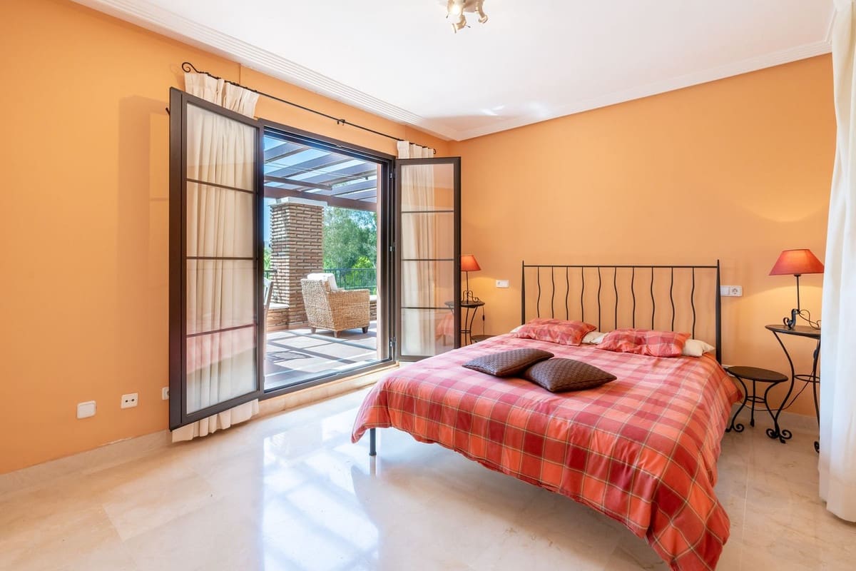 3 sovrum Lägenhet till salu i Benahavis med pool garage - 560 000 € (Ref: 9994460)