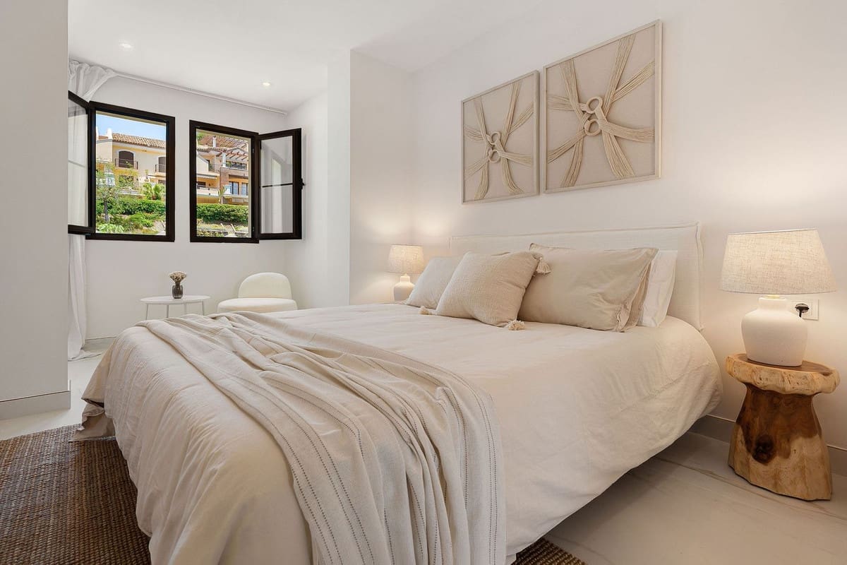 3 soverom Penthouse til salgs i Benahavis med svømmebasseng garasje - € 699 000 (Ref: 9995174)