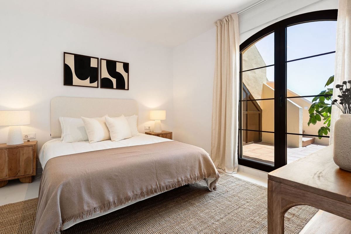 3 soverom Penthouse til salgs i Benahavis med svømmebasseng garasje - € 699 000 (Ref: 9995174)