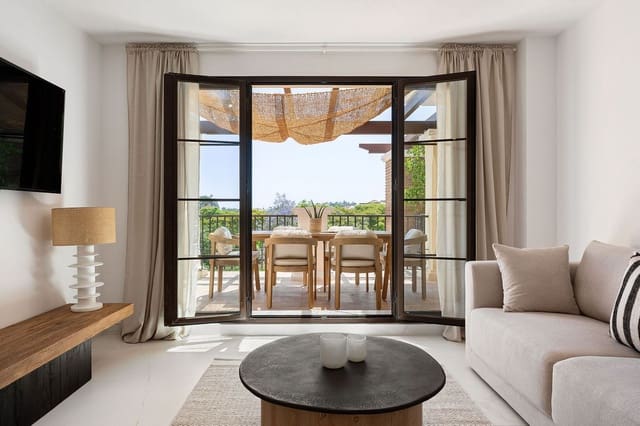 3 soverom Penthouse til salgs i Los Arqueros - Puerto del Almendro, Benahavís med svømmebasseng garasje - € 699 000 (Ref: 9995174)