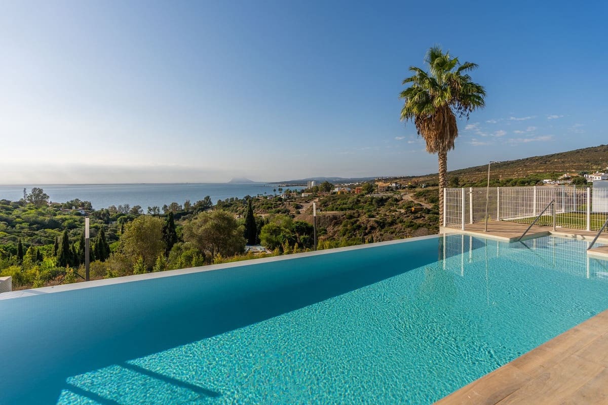 2 bedroom Townhouse for sale in Manilva with pool garage - € 375,000 (Ref: 9995175)