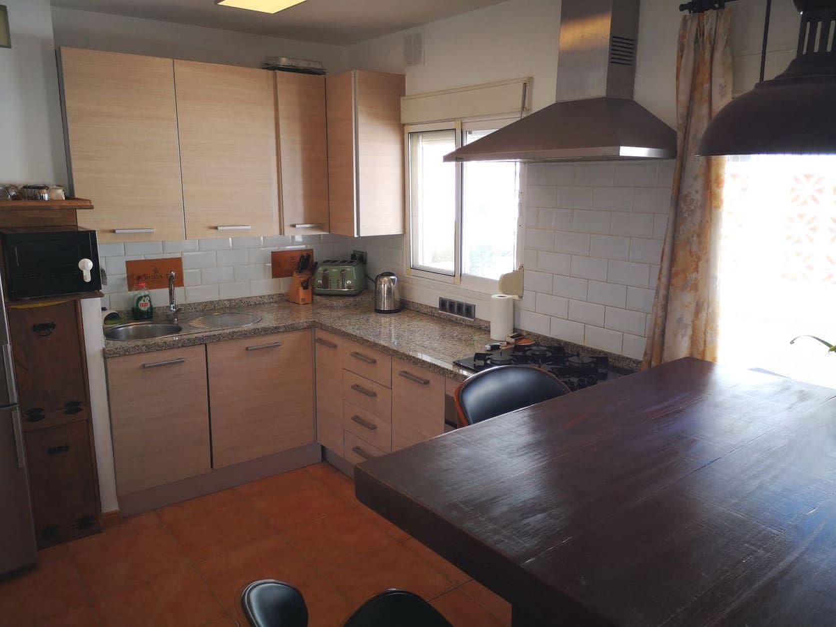 4 bedroom Villa for sale in Mijas Costa with pool - € 499,000 (Ref: 9995176)