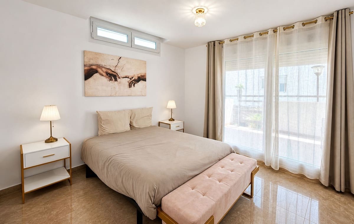 6 chambre Villa/Maison à vendre à Manilva avec piscine garage - 550 000 € (Ref: 9995200)