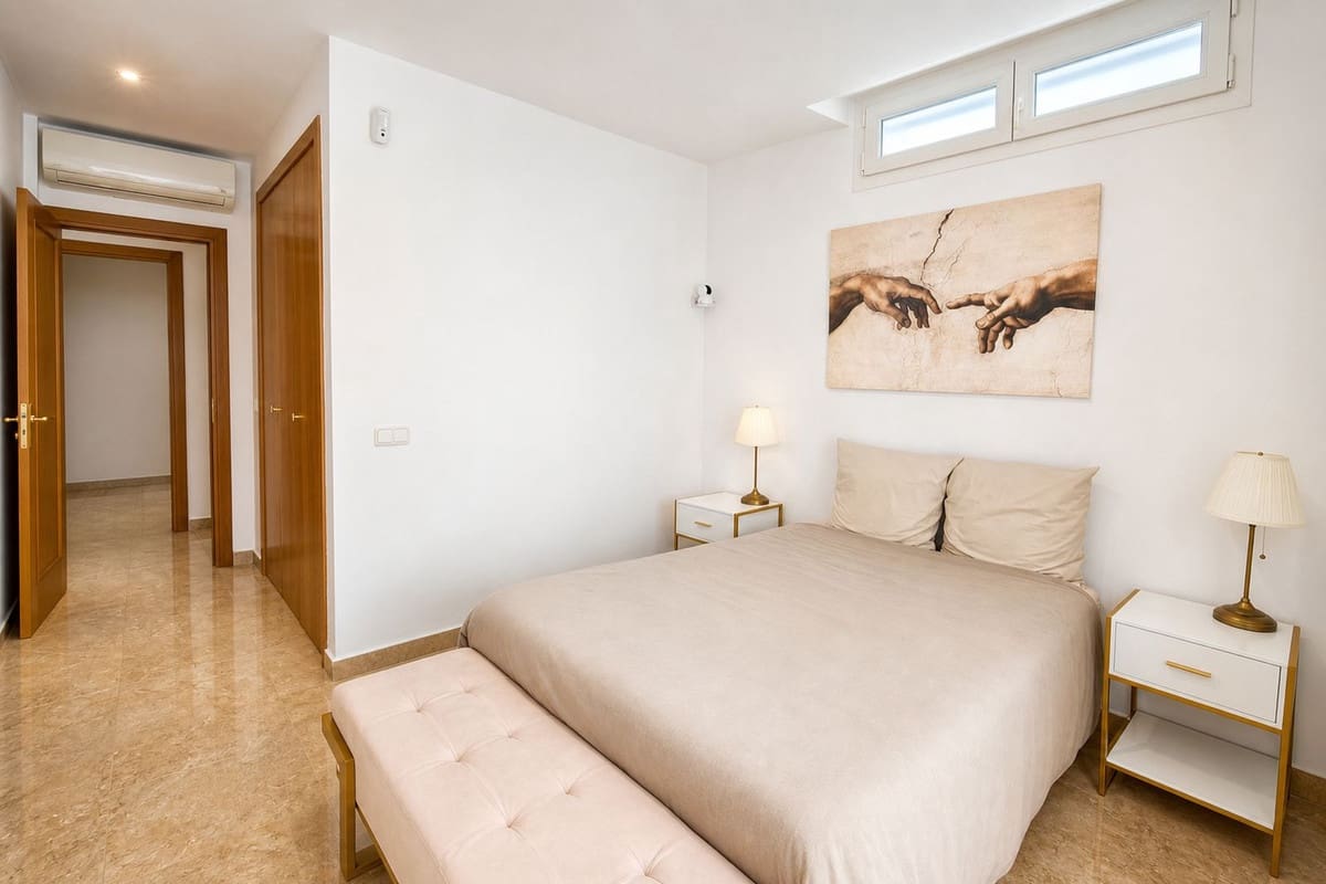 6 chambre Villa/Maison à vendre à Manilva avec piscine garage - 550 000 € (Ref: 9995200)