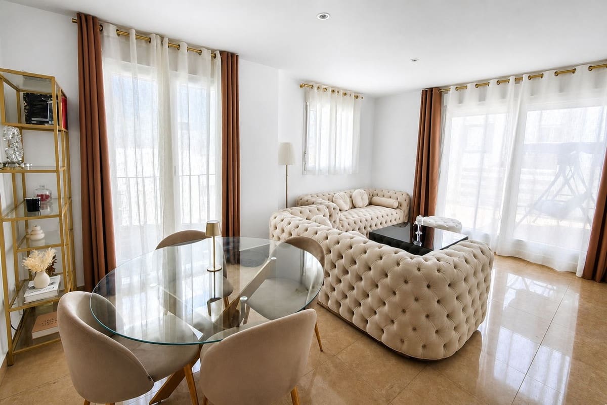 6 chambre Villa/Maison à vendre à Manilva avec piscine garage - 550 000 € (Ref: 9995200)