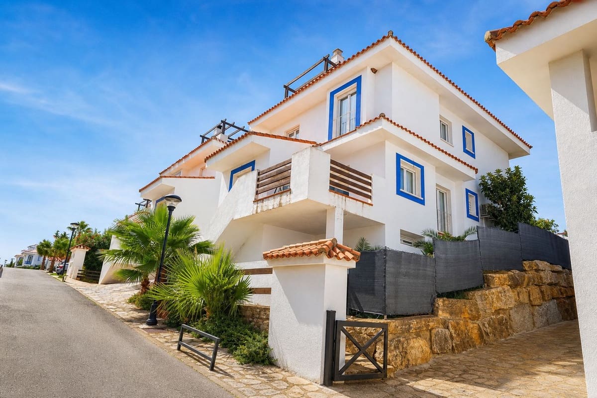 6 chambre Villa/Maison à vendre à Manilva avec piscine garage - 550 000 € (Ref: 9995200)