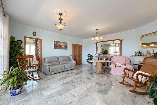 4 soverom Villa til salgs i Mijas med svømmebasseng garasje - € 588 000 (Ref: 9995204)