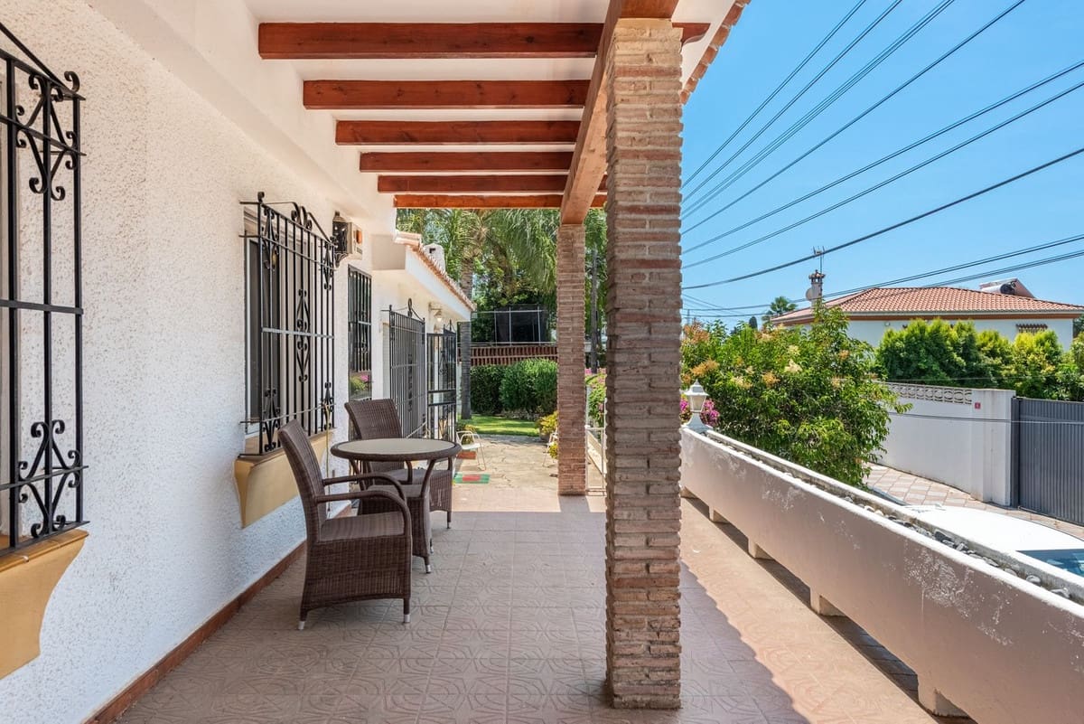 3 chambre Villa/Maison à vendre à Nueva Andalucia avec garage - 595 000 € (Ref: 9995205)