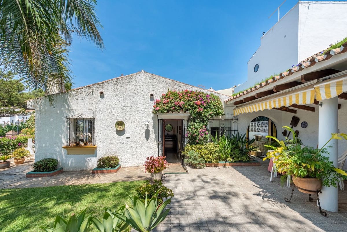 3 chambre Villa/Maison à vendre à Nueva Andalucia avec garage - 595 000 € (Ref: 9995205)