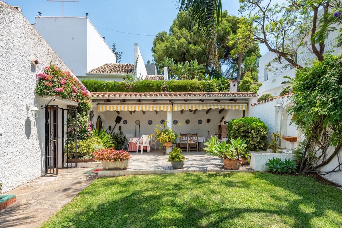 3 chambre Villa/Maison à vendre à Nueva Andalucia avec garage - 595 000 € (Ref: 9995205)