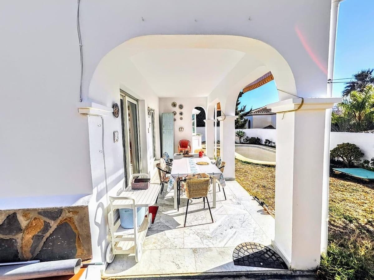 4 soverom Villa til salgs i Benalmadena Costa med svømmebasseng garasje - € 890 000 (Ref: 9995367)
