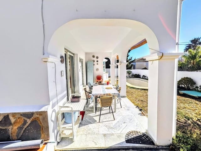 4 soverom Villa til salgs i Benalmadena Costa, Benalmádena med svømmebasseng garasje - € 890 000 (Ref: 9995367)