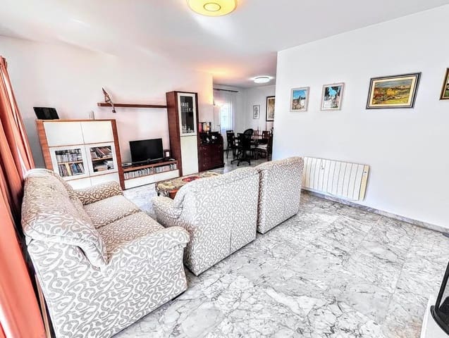 4 soverom Villa til salgs i Benalmadena Costa, Benalmádena med svømmebasseng garasje - € 890 000 (Ref: 9995367)