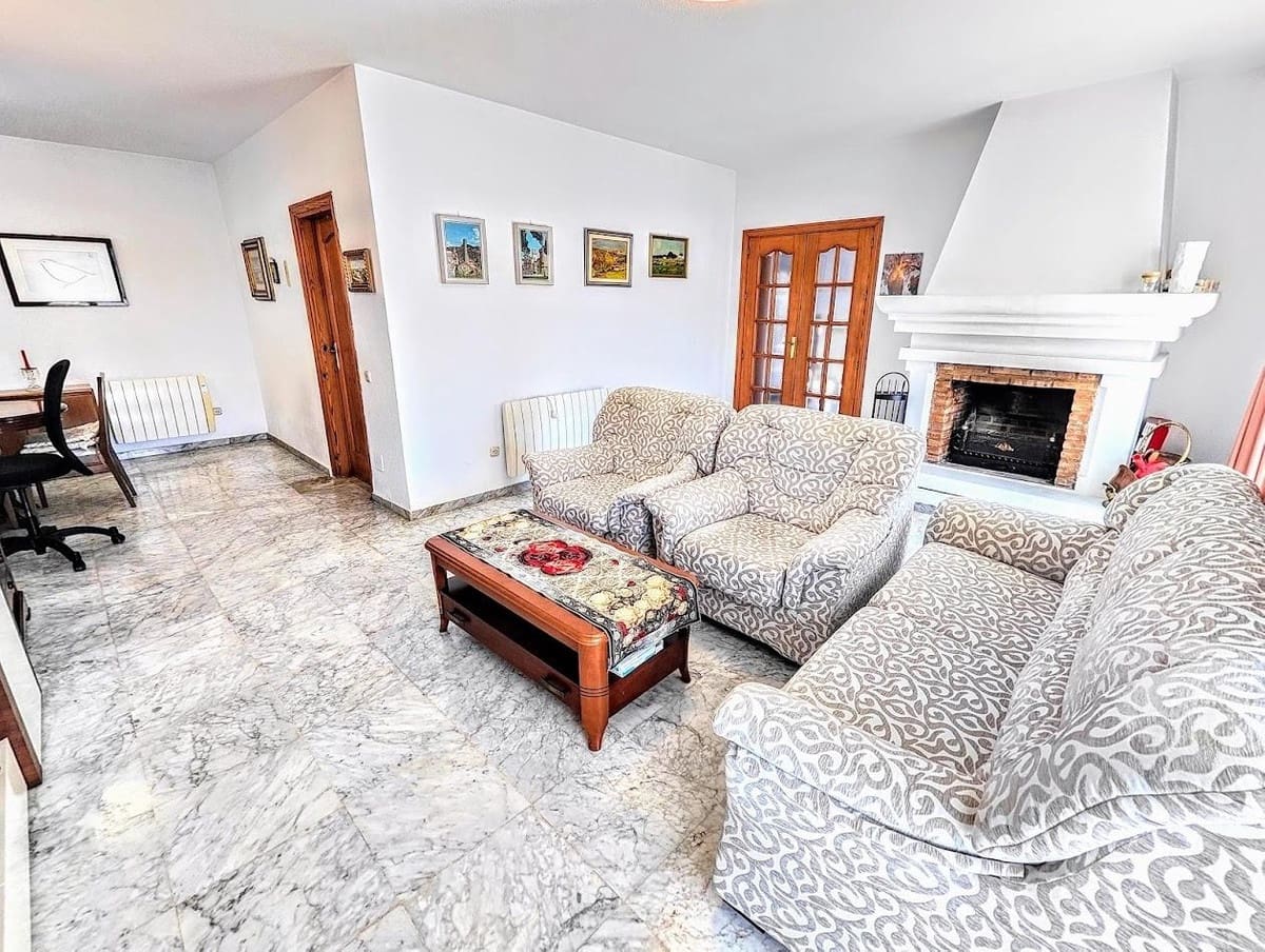 4 soverom Villa til salgs i Benalmadena Costa med svømmebasseng garasje - € 890 000 (Ref: 9995367)