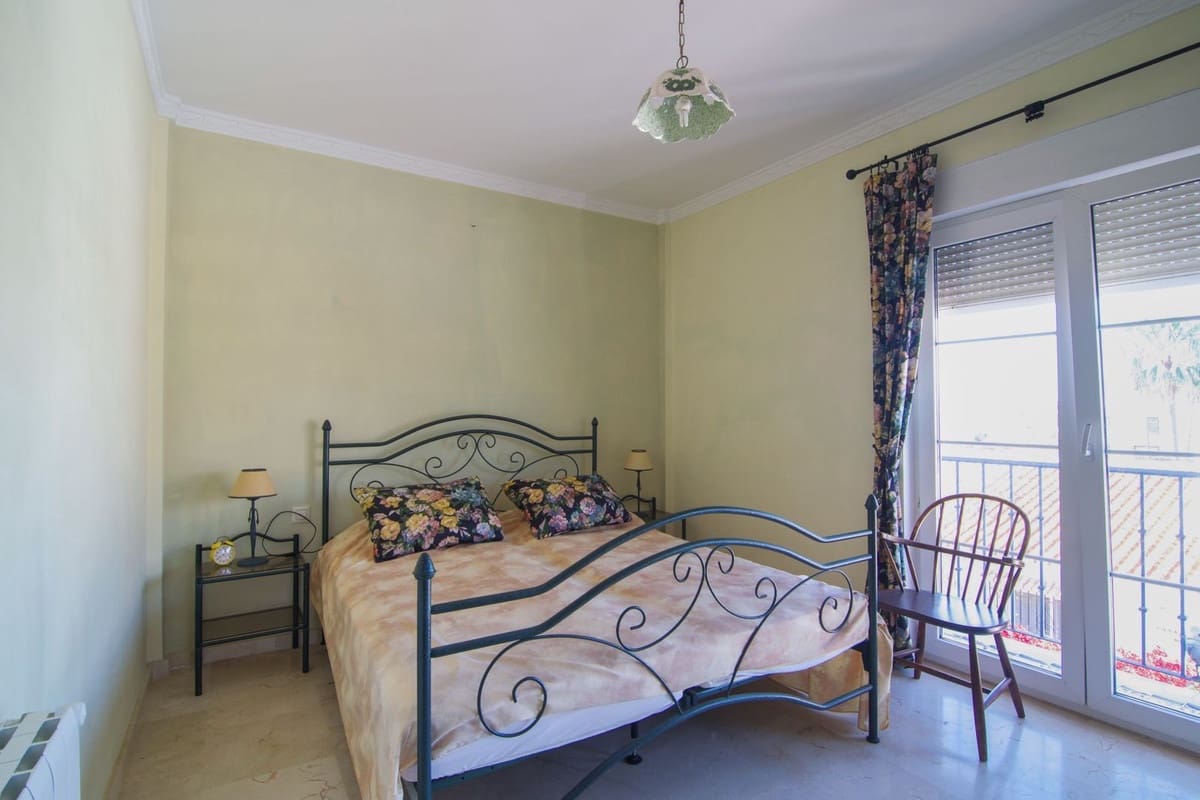 3 soveværelse Villa til salg i Fuengirola med swimmingpool garage - € 995.000 (Ref: 9995781)